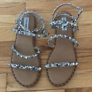 Steve Madden travel sandal